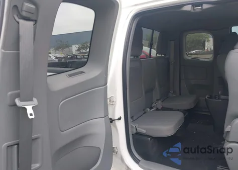 2013 Toyota Tacoma z USA, uszkodzony, nr VIN 5TFTX4CN8DX025541